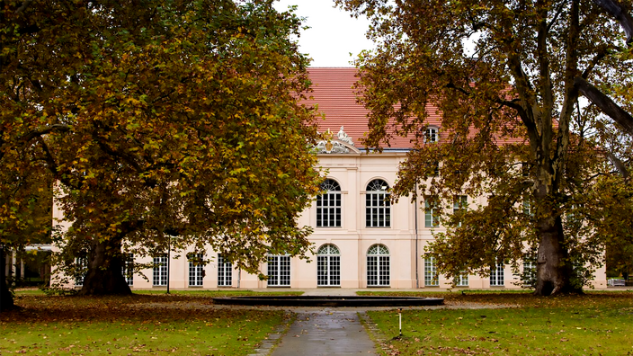 Foto: Das Schloss Schönhausen an einem Herbsttag. Foto: SPSG