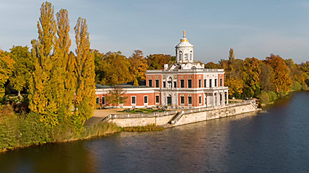 Foto: Das Marmorpalais an einem Sonnentag. Foto: SPSG